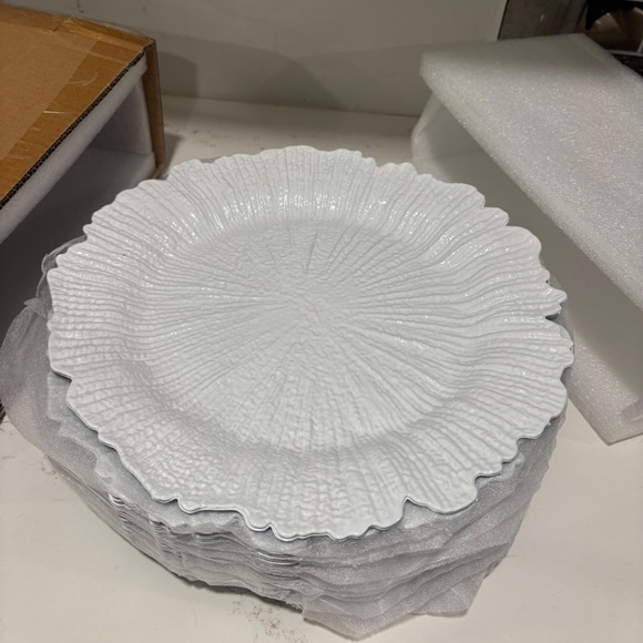 MAONAME White Charger Plates Set of 12 Reef Plate Chargers 12" Diameter - Picture 6 of 8